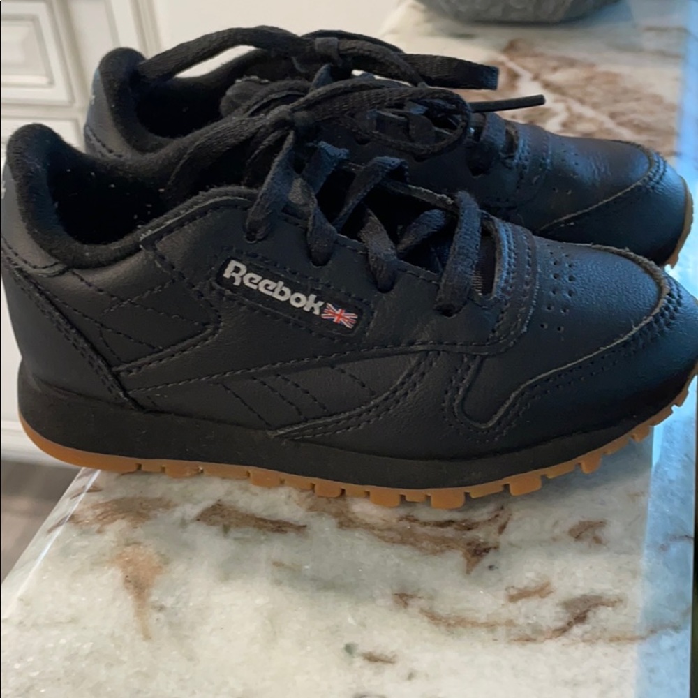 Reebok Classics - Picture 3 of 4